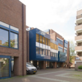 Bedrijfsgebouw met woningen